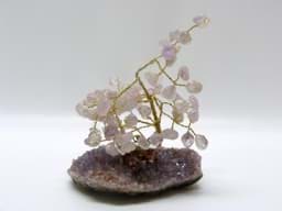 Visa detaljer för Amethyst Edelsteinbaum auf einer Amethyststufe Bild av Amethyst Edelsteinbaum auf einer Amethyststufe