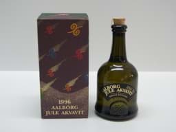 Afficher les détails pour Aalborg Jule Akvavit 1996 Sonderabfüllung 0,7 Liter, 47%Vol. Incl. Geschenkverpackung Image de Aalborg Jule Akvavit 1996 Sonderabfüllung 0,7 Liter, 47%Vol. Incl. Geschenkverpackung