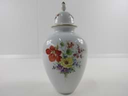 Pokaż szczegóły dla Höchst Porzellan Deckelvase Blumen Dekor 31cm Obraz Höchst Porzellan Deckelvase Blumen Dekor 31cm