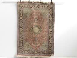 Obraz Handgeknüpfter Seide Teppich Kaschmir Indien in persischem Stil • 2. Hälfte 20.Jh. • 180 x 124 cm