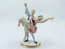 Visa detaljer för Alboth & Kaiser Alka Porzellanfigur, tanzendes Ballett Pärchen, polychrom, Mitte des 20. Jahrhundert Bild av Alboth & Kaiser Alka Porzellanfigur, tanzendes Ballett Pärchen, polychrom, Mitte des 20. Jahrhundert