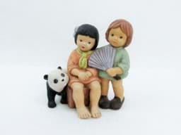 Afbeelding van Goebel Porzellanfigur, Nina & Marco, Kinder mit Panda Bär, Ltd. Edition