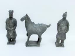 Bild av Ensemble Terrakotta Soldaten mit Pferd, China

