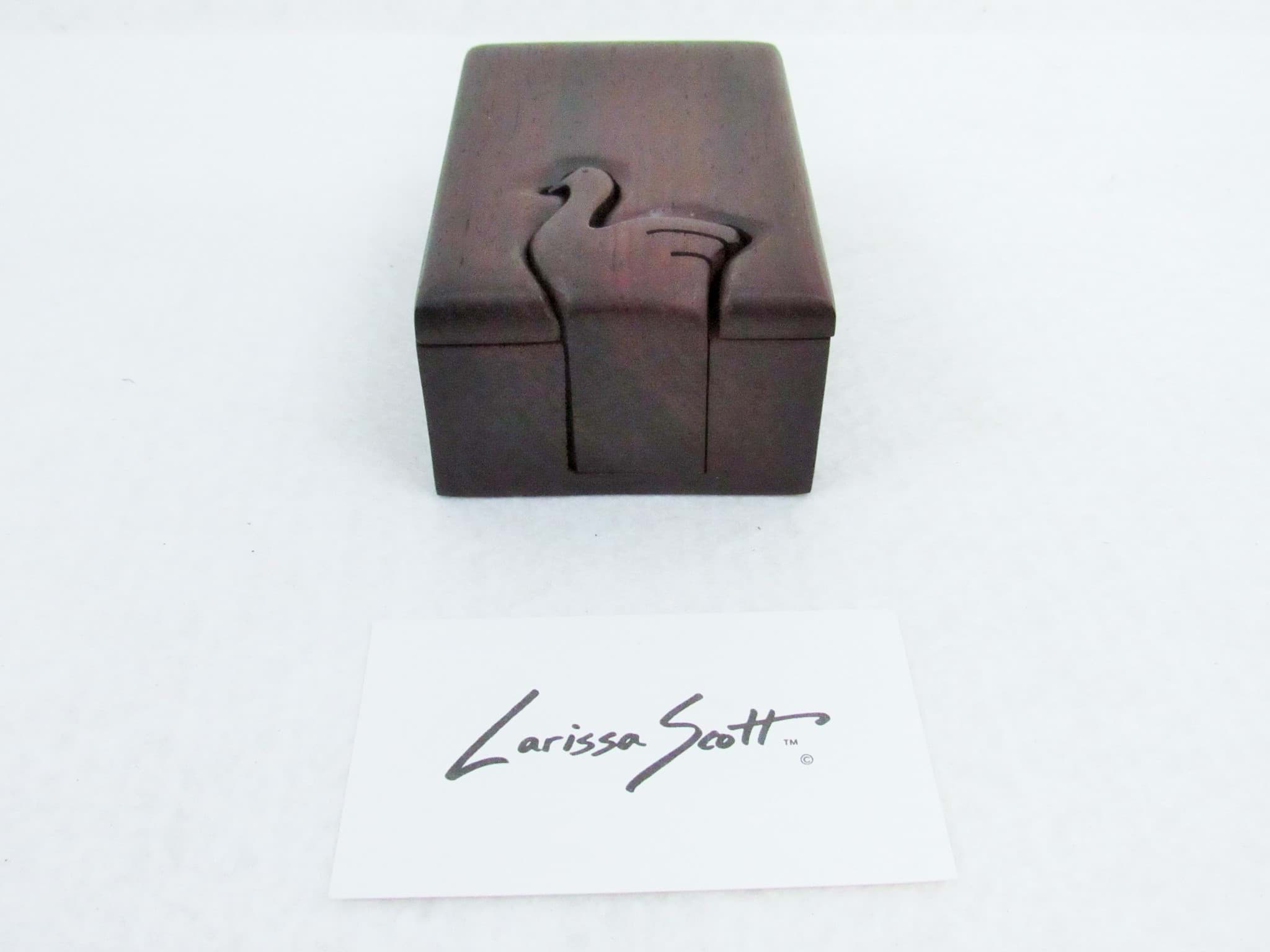 Picture of Holz Puzzle Box, SCHWAN, Larissa Scott, Purple Heart / Amaranth Wood