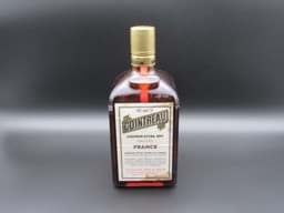 Obraz 1 Flasche Cointreau • 0,700 Liter, 40,0 % Vol. Alkohol, Vintage