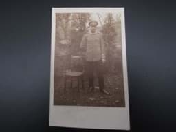 Obraz Foto Postkarte mit 1. Weltkrieg Soldat und Thonet Stuhl, Sammlerstück