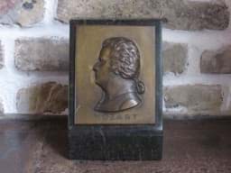 Image de Dekorativer Klavier Beisteller, Mozart Relief-Bronze-Plakette, 1. Hälfte 20. Jh.