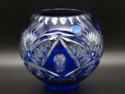 Afbeelding van IRENA Kugelvase aus Bleikristall, Kobaltblau überfangen