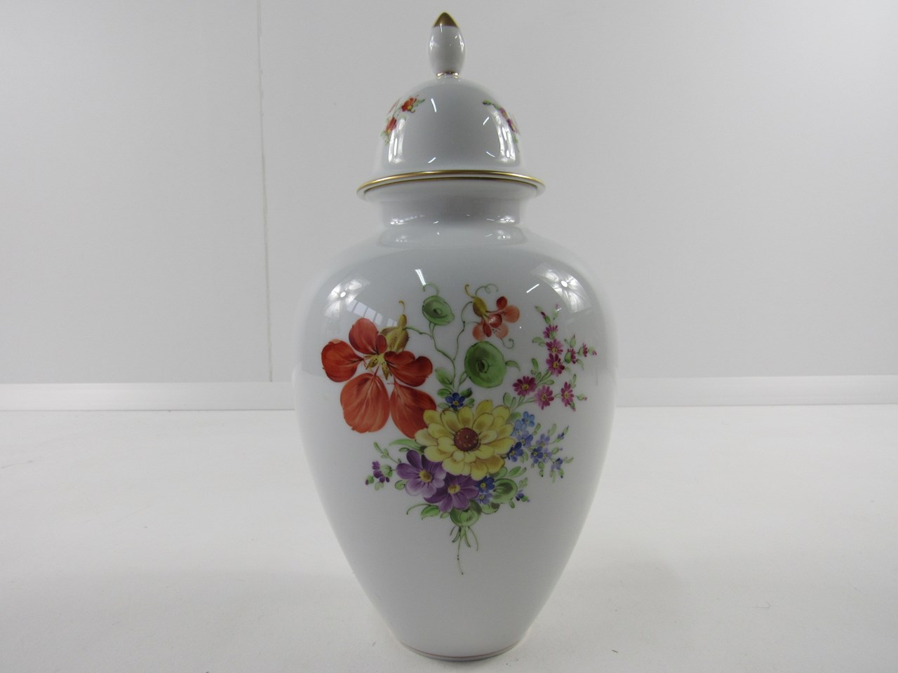 Weiße Höchst Porzellan Vase 17,5 cm 