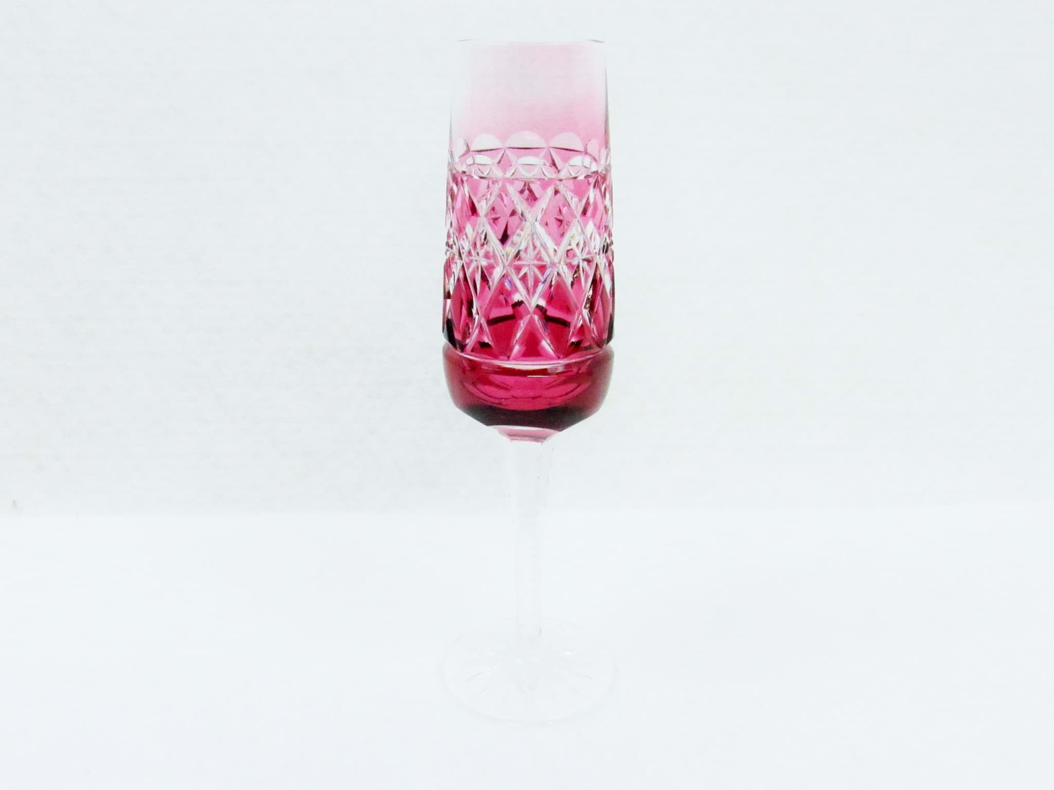 Obraz Sektglas aus Kristall mit rubinrotem Überfang, Rauten Schliffdekor