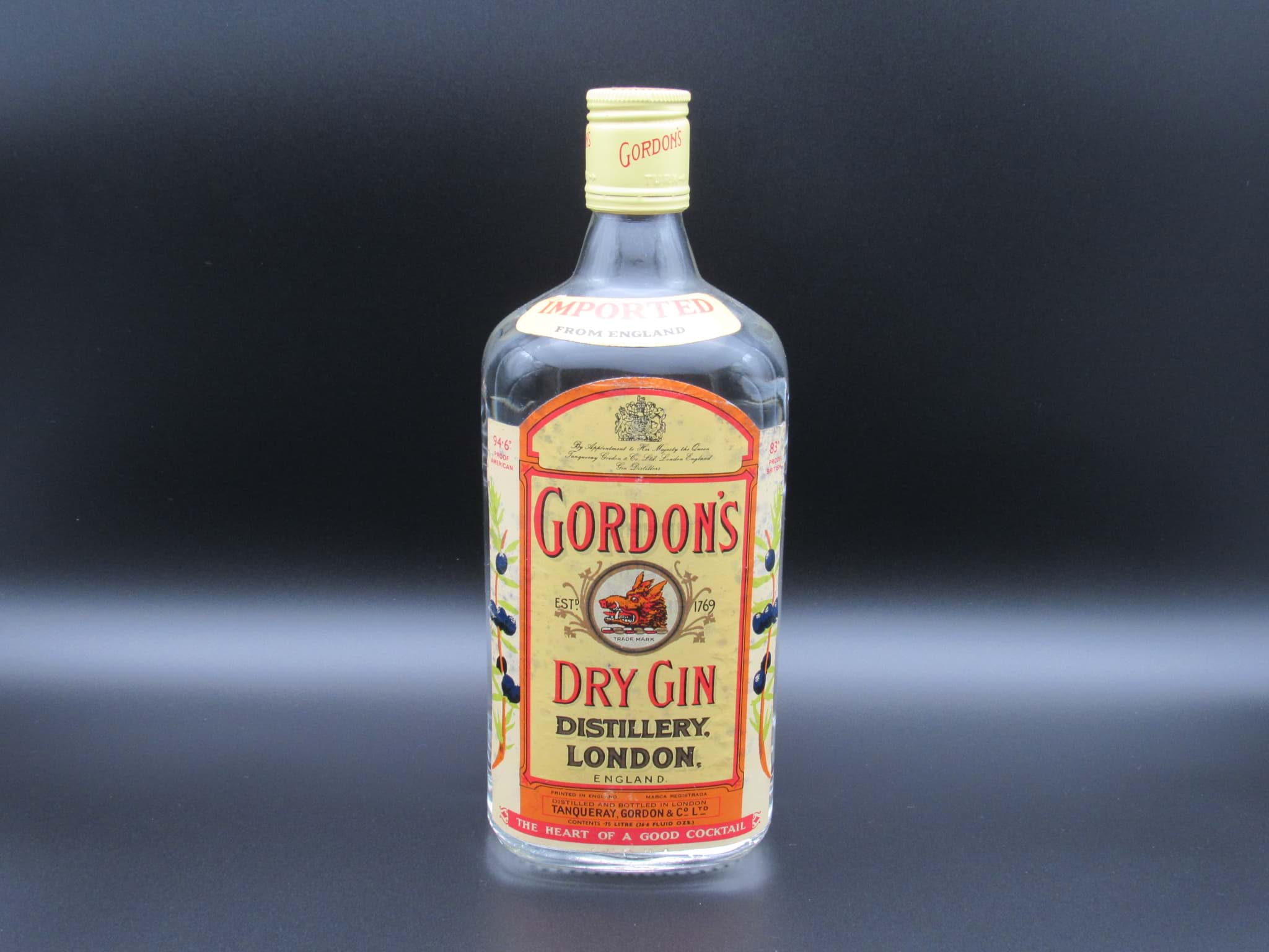 Obraz 1 Flasche Gordons Dry Gin • 0,750 Liter, 47,3 % Vol. Alkohol, Vintage