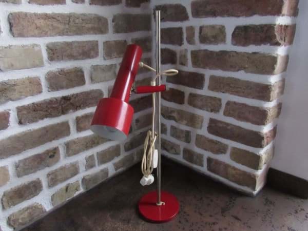 Bild von Rote Vintage Tischlampe, schwenkbar, höhenverstellbar 