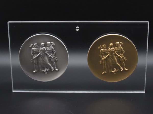 Bild av Medaille Paar, Gold + Silber, für langjährige Mitarbeit, pfälzische Wirtschaft, Messing 
