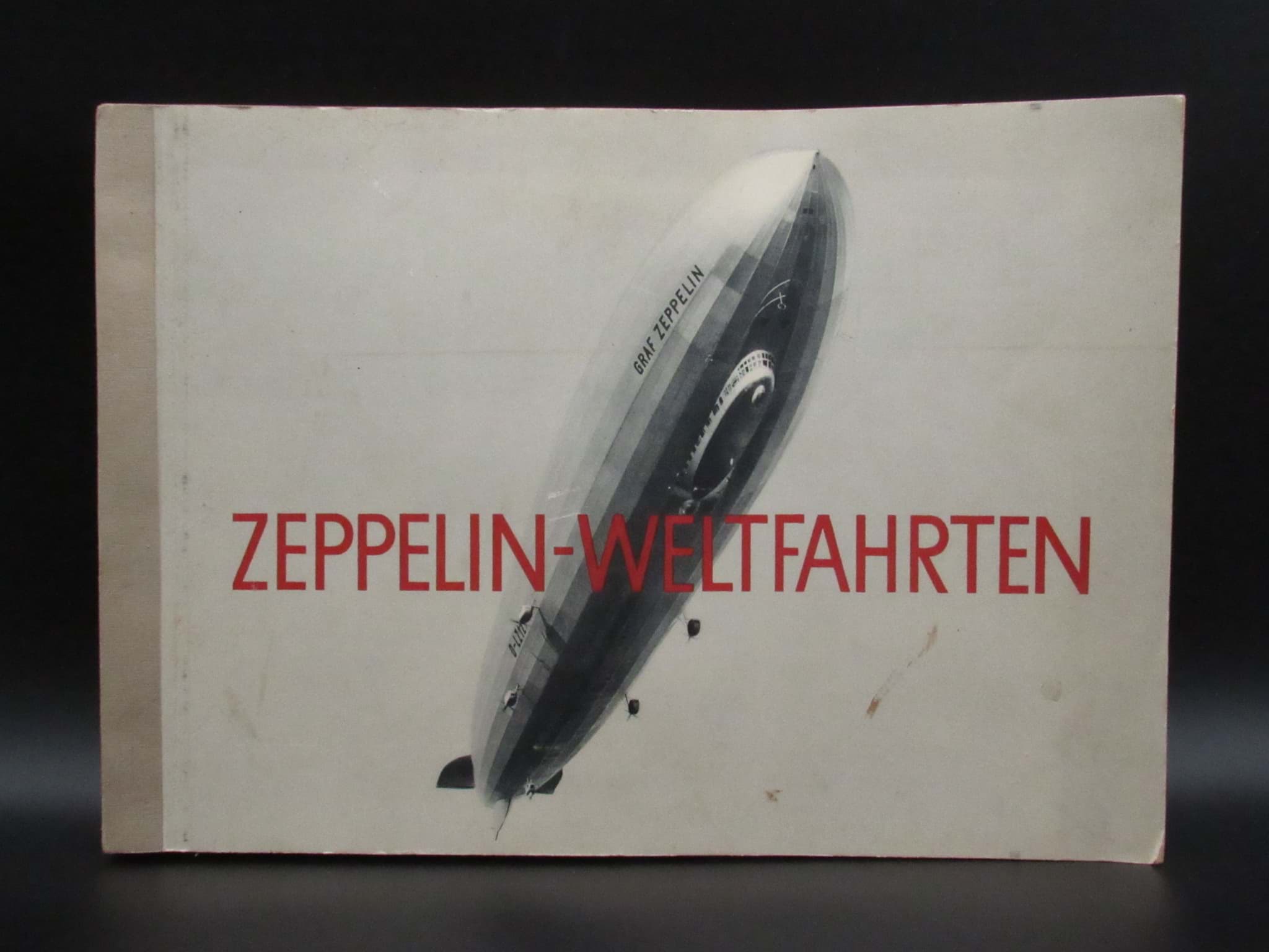Afbeelding van Sammelbilderalbum Zigarettenbilder, Zeppelin-Weltfahrten, ~1932/33, bebildert 