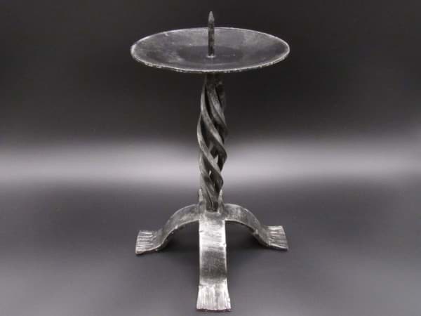 Bild von Kräftiger, kleiner Kerzenständer aus Eisen, 2. Hälfte des 20. Jh.