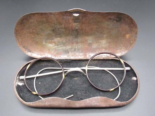 Bild von Antike Zickel Brille mit Etui um 1900, Schildpatt