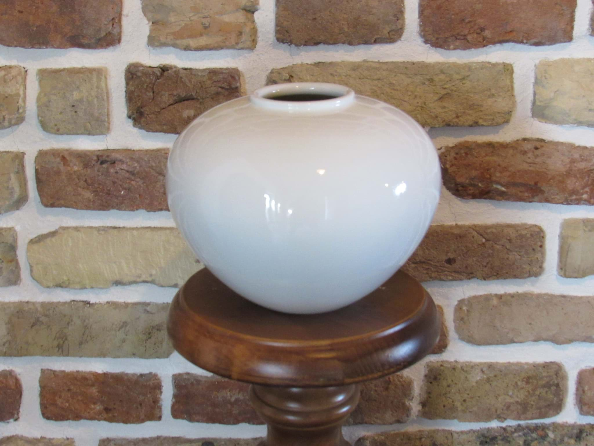 Bild von KPM Berlin Porzellan Vase, Trude Petri Zwiebelform