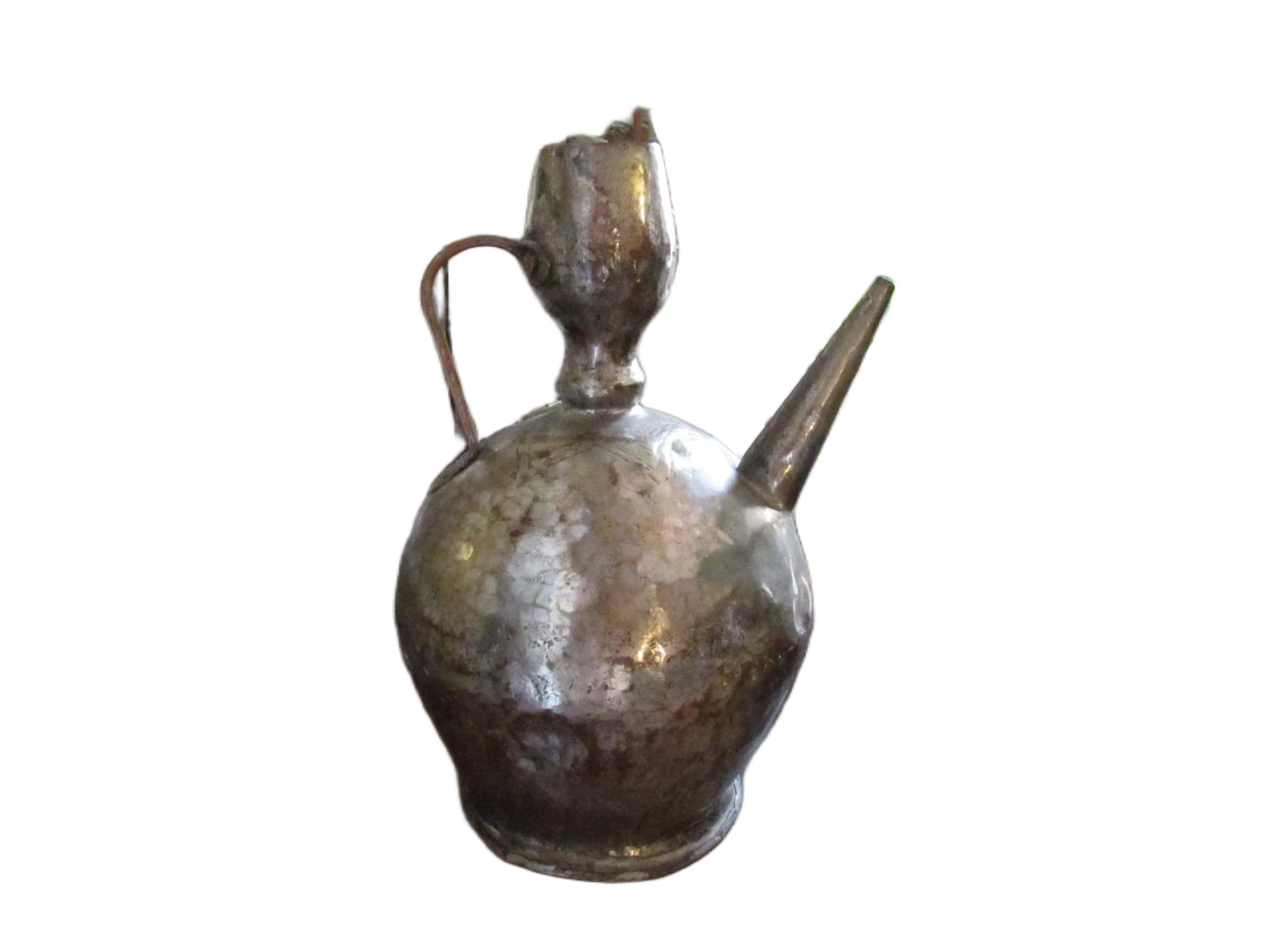 Cruche orientale antique en cuivre avec le charme de l'artisanat oriental du XIXe siècle Cruche orientale antique en cuivre du XIXe siècle en forme de calebasse, pièce de collection muséale