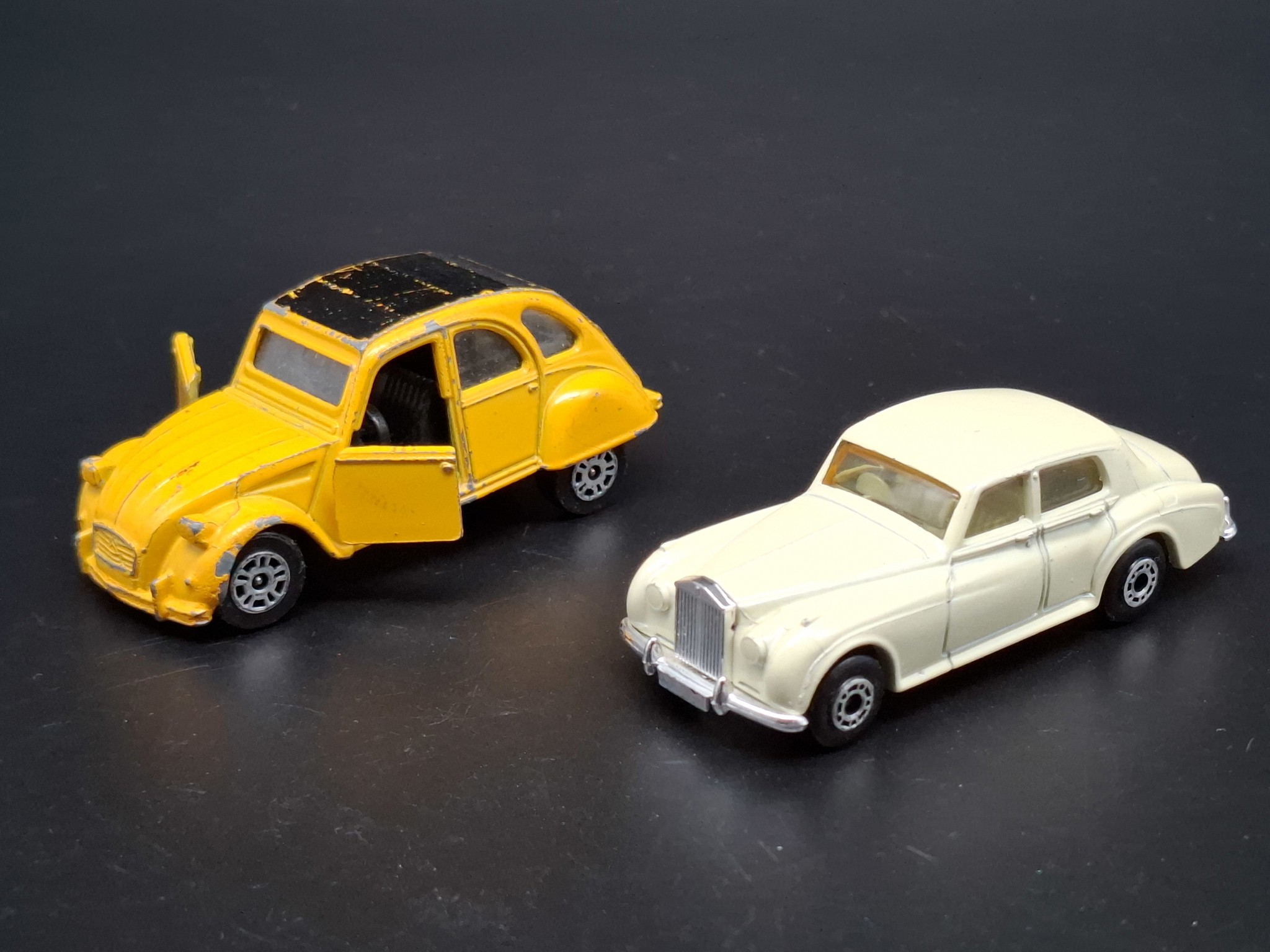 Matchbox Rolls Royce 1985 & Corgi Citroen 2CV6 Vintage Modellautos, Bild 3
