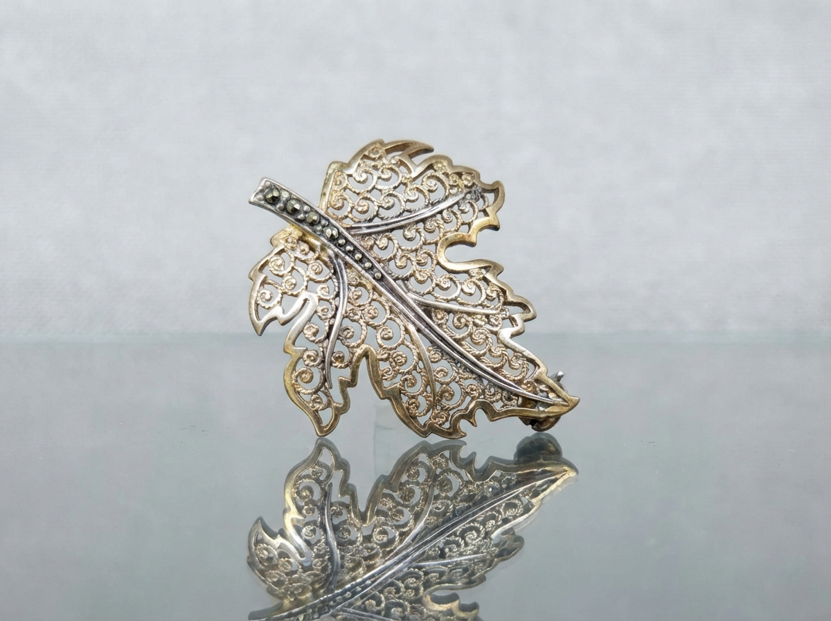 Vintage Blatt Brosche 800 Silber Teilvergoldet Filigran Markasiten