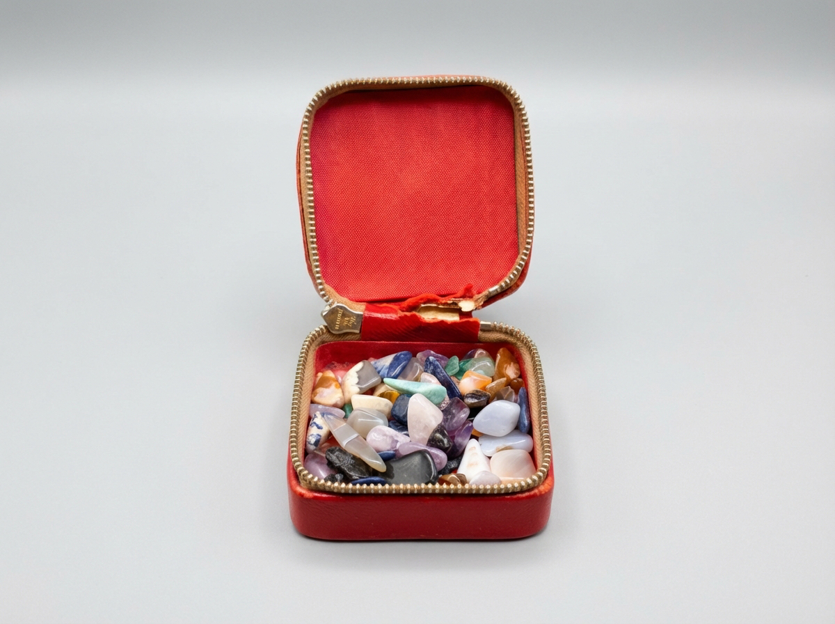 Vintage Etui mit Konvolut Trommelsteine Halbedelsteine Zipp Reißverschluss